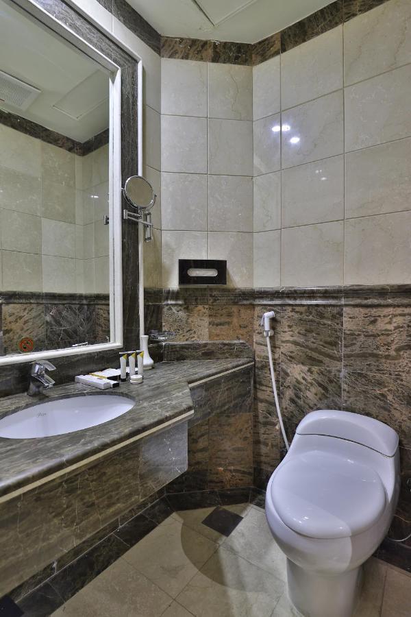 Oyo 335 Manazil Al Ain Grand Hotel Мека Екстериор снимка