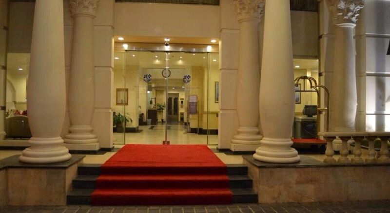 Oyo 335 Manazil Al Ain Grand Hotel Мека Екстериор снимка